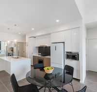 Round About Bulimba - Executive 3BR Bulimba apartment near Oxford St shops and restaurants - Accommodation Sunshine Coast