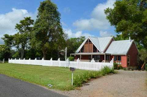 Ruddles Retreat - Accommodation Sunshine Coast 2
