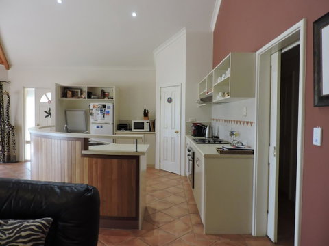 Rural Hideaway - Yallingup - Accommodation Sunshine Coast 2