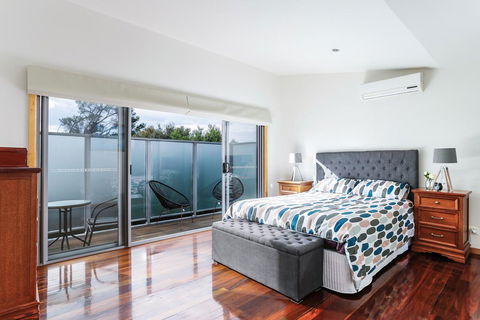 Rye Beach Executive Style - Accommodation Sunshine Coast 2