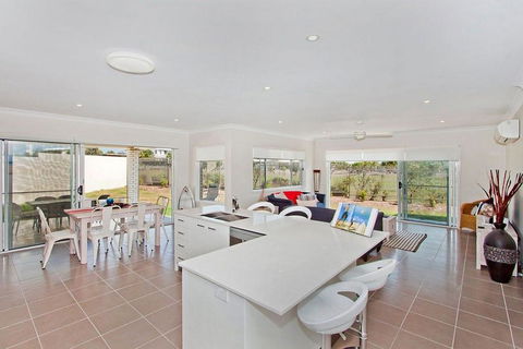 SALTY PAUSE @ BONDI HOUSE - Accommodation Sunshine Coast 1