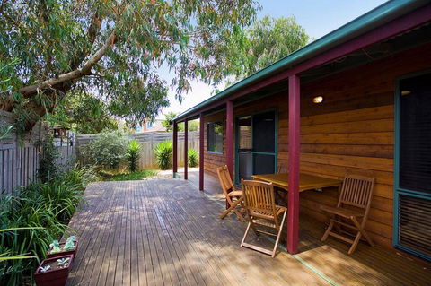 Sandhurst Escape 2-17 - Accommodation Sunshine Coast 2