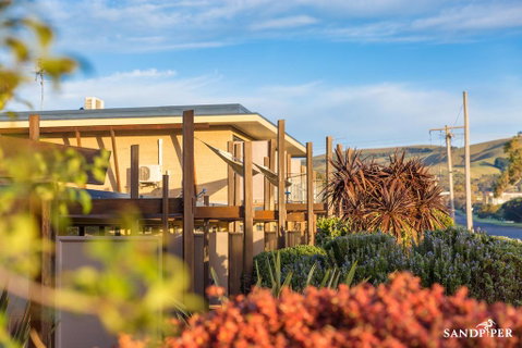 Sandpiper Motel - Accommodation Sunshine Coast 0