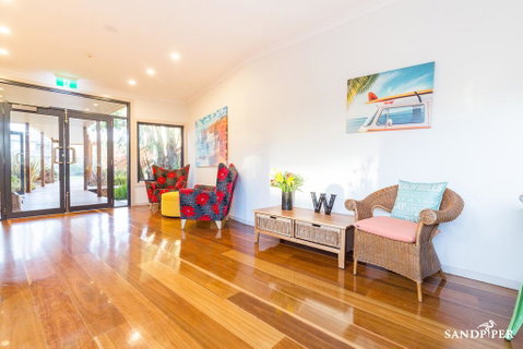 Sandpiper Motel - Accommodation Sunshine Coast 2