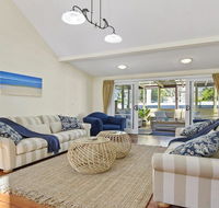Sandy Shores - character charm outdoor spa - Accommodation Sunshine Coast