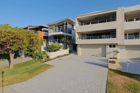 Sapphire Blue Apartment - Accommodation Sunshine Coast 3