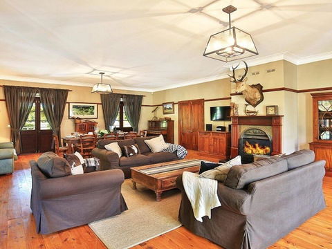 Sarnia - Period Home In Garden Oasis With Pool - Accommodation Sunshine Coast 2