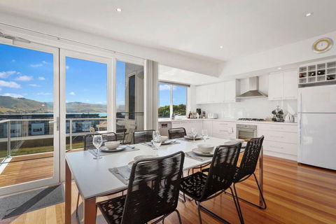 SEA NOOK - Seconds From The Beach - Accommodation Sunshine Coast 2
