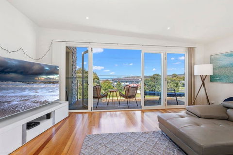 SEA NOOK - Seconds From The Beach - Accommodation Sunshine Coast 1