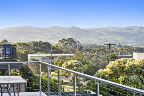 SEA SPECTACULAR - Seconds From The Beach! - Accommodation Sunshine Coast 1