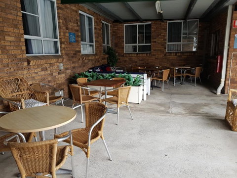 Seabreeze Beach Hotel - Accommodation Sunshine Coast 3