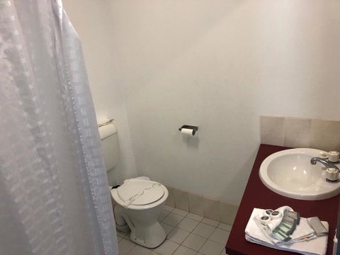 Seabreeze Beach Hotel - Accommodation Sunshine Coast 2