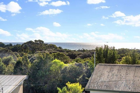 SEASIDE SERENITY 2 - L'Abode Accommodation - Accommodation Sunshine Coast 3