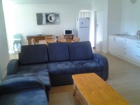 Seaside Villas - Accommodation Sunshine Coast 2