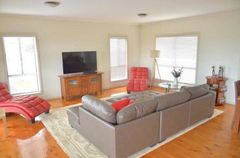 Seaview Holidays San Remo - Accommodation Sunshine Coast 2