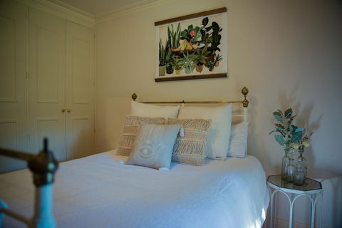 Secluded Homestead Amongst The Trees - Accommodation Sunshine Coast 2