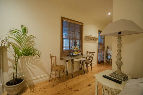 Secluded Homestead Amongst The Trees - Accommodation Sunshine Coast 1