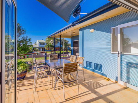 Shelleys 21 Pacific Street - Accommodation Sunshine Coast 2