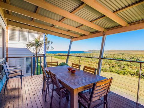 Shelleys 21 Pacific Street - Accommodation Sunshine Coast 0