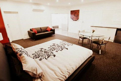 Silver Haven Motor Inn - Accommodation Sunshine Coast 2