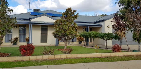 Simms Retreat - Accommodation Sunshine Coast 2