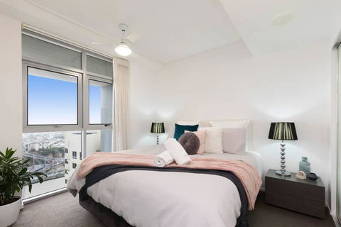 SK1 - Spotless 2BR SkyHome Long Stays Welcome - Accommodation Sunshine Coast 2