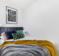 Sleek modern apartment close to everything - Accommodation Sunshine Coast
