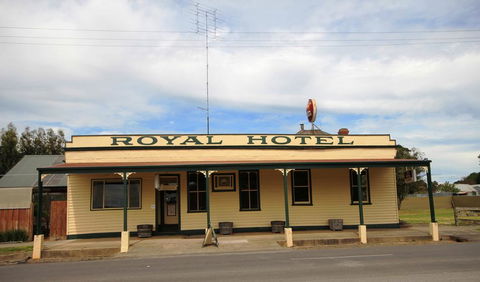 Snake Valley Hotel - Accommodation Sunshine Coast 1