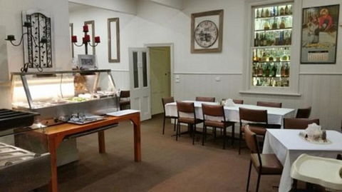 Snake Valley Hotel - Accommodation Sunshine Coast 0