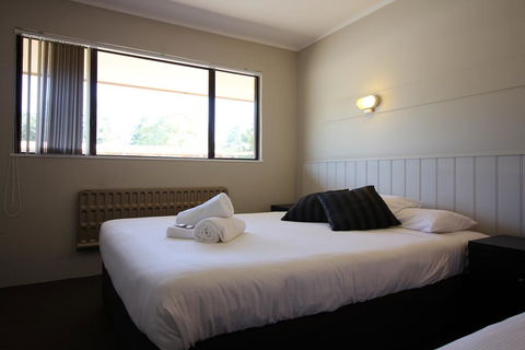 Snowy Mountains Resort And Function Centre - Accommodation Sunshine Coast 2