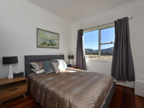 Somerville Wines Farmstay In Broke, Super Cute House On Working Farm. Walk For Miles. - Accommodation Sunshine Coast 3