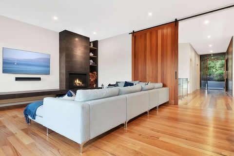 Sorrento Luxury Home - Accommodation Sunshine Coast 1