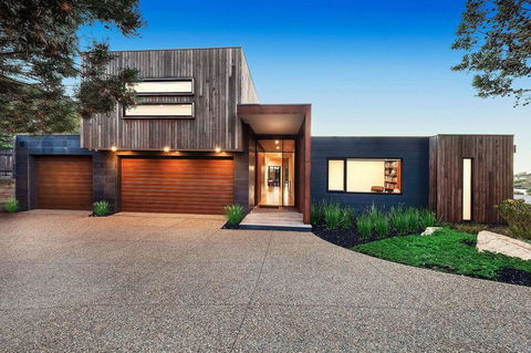 Sorrento Luxury Home - Accommodation Sunshine Coast 0