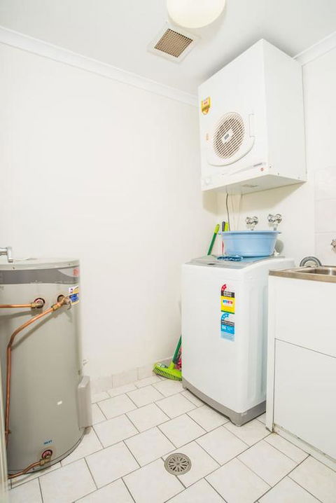 Spacious & Cozy APT@Heart Of Redfern Closes To CBD - Accommodation Sunshine Coast 3