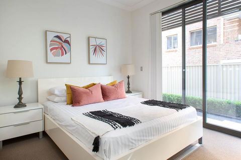 Spacious Two-Bedroom Apartment Near Hospital - Accommodation Sunshine Coast 1