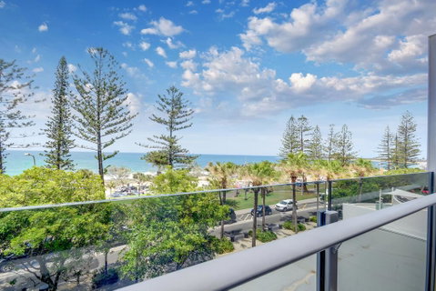 SPIN13- ESCAPE TO MOOLOOLABA - Accommodation Sunshine Coast 0