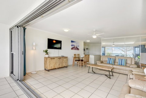 SPIN13- ESCAPE TO MOOLOOLABA - Accommodation Sunshine Coast 1