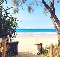 Steps from Mudjimba Beach 3 BR Apt Sunshine Coast with WIFIPoolParking - Accommodation Sunshine Coast