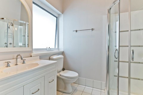 Stirling Apartments - Studio 2 - Accommodation Sunshine Coast 3