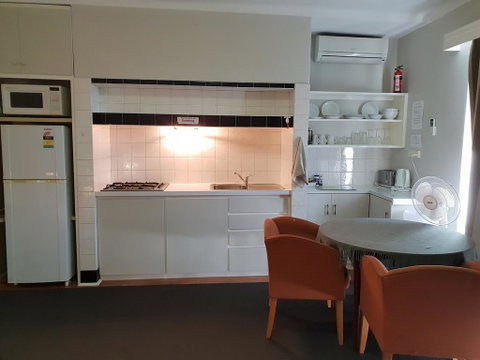 Stirling Apartments - Studio 3 - Accommodation Sunshine Coast 1