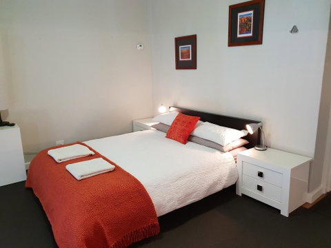 Stirling Apartments - Studio 3 - Accommodation Sunshine Coast 3