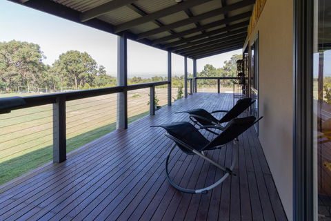 Studio 165 Hidden Gem On 50 Acres With Bay Views - Accommodation Sunshine Coast 0