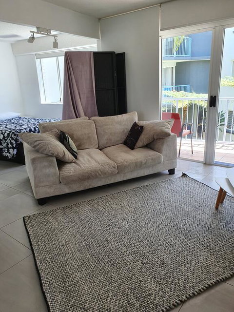 Studio Apartment Mooloolaba Beach Holiday Management - Accommodation Sunshine Coast 1