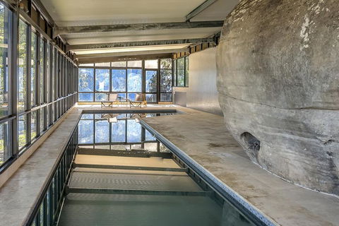 STUNNING CLIFF TOP HOME // POOL & GAMES - Accommodation Sunshine Coast 3