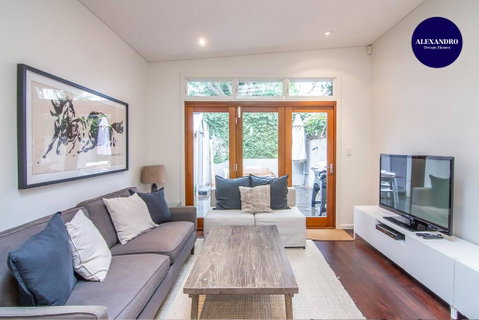 Stunning Townhouse- Quiet Street Close To CBD - Accommodation Sunshine Coast 0