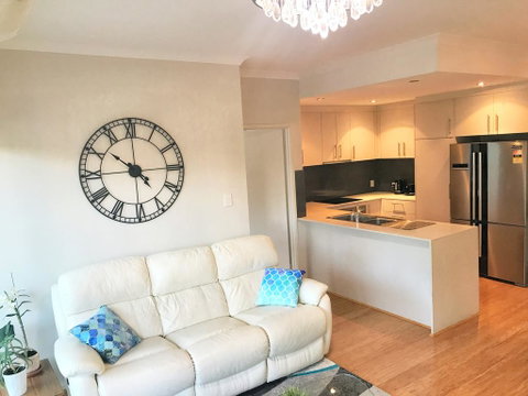 Stylish 2x2 W/ Carpark In Perth - Accommodation Sunshine Coast 2