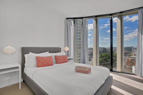 Stylish Resort Living In The City - Accommodation Sunshine Coast 2