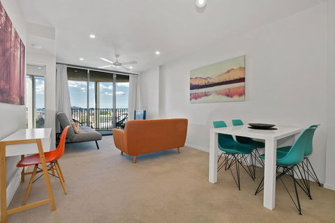 Stylish Resort Living In The City - Accommodation Sunshine Coast 1