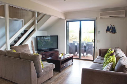 Sunderland Retreat Phillip Island - Accommodation Sunshine Coast 2