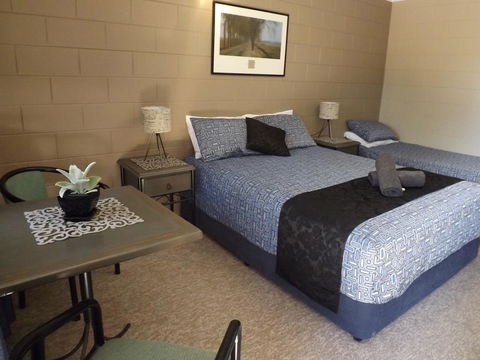 Sunbird Motel - Accommodation Sunshine Coast 3